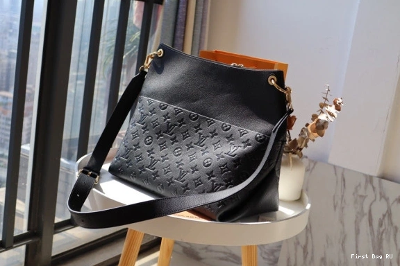 First bag ru HOBO MAIDA LOUIS VUITTON 0801